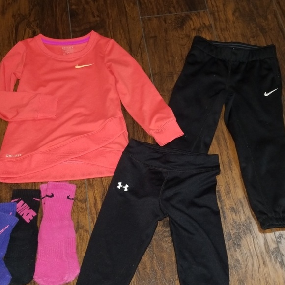 Nike bundle - Picture 5 of 8